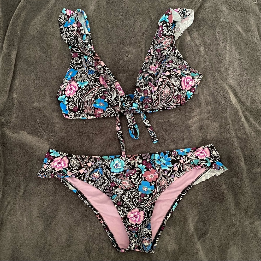LARGE | Target Ruffled Bikini
